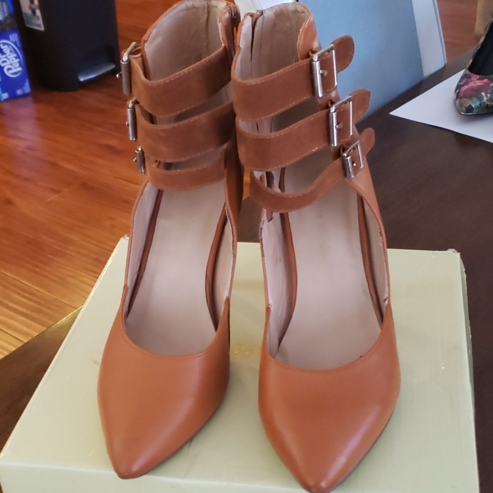 Tan Heel